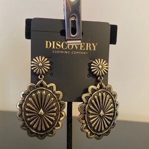 Discovery Gold Ornate Earrings